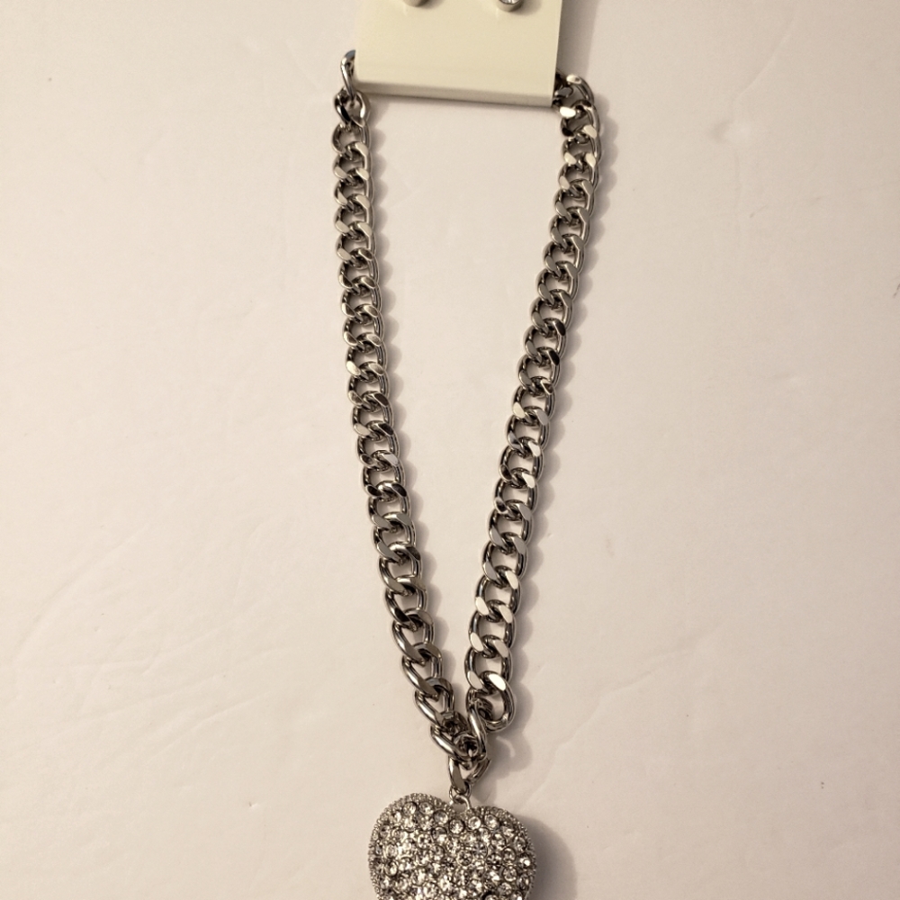 Women's fashion Chunky Necklace /Earrings set